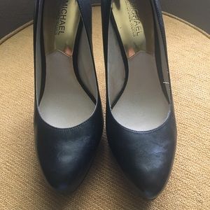Michael Kors Heels size 8 in great condition.